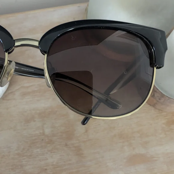 Tori Burch Sunglasses - Picture 4 of 5